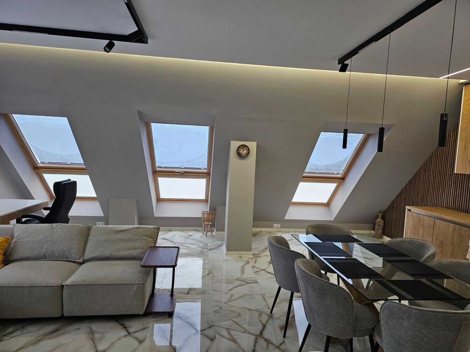 Дава се под наем Многостаен апартамент в Варна, Галата - 206 кв.м за 2194.02 € - Снимка #3