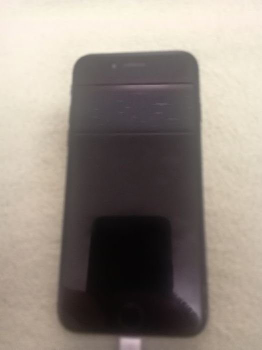 Продам Айфон SE 2O