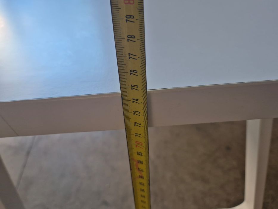 Трапезна маса в добро състояние