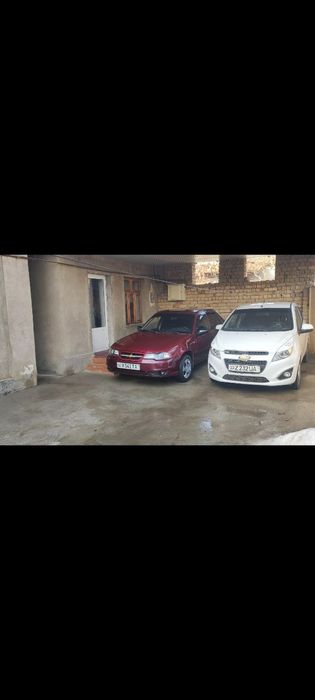 Ховли сотилади..