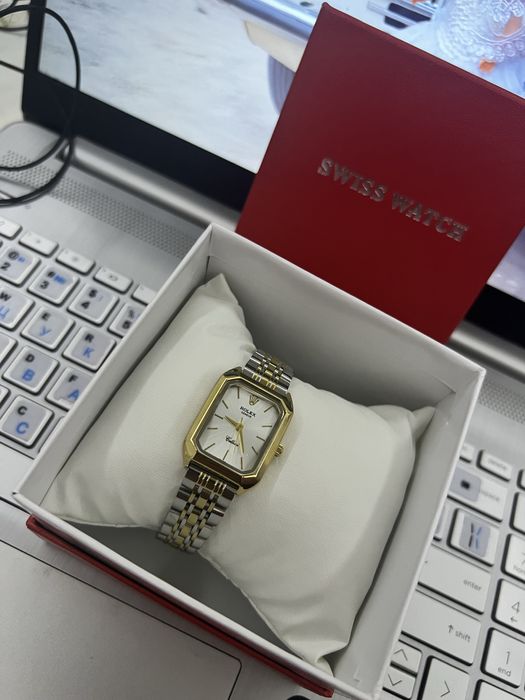 Красивые женские часы