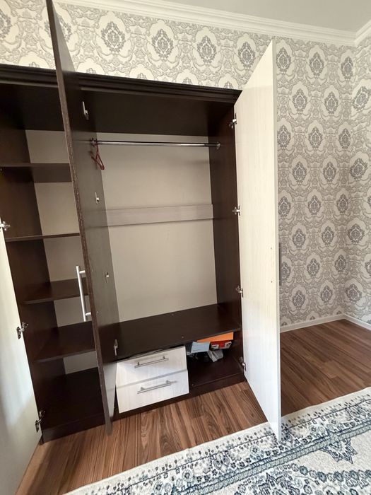 Киімге арналған шкаф срочно сатылады