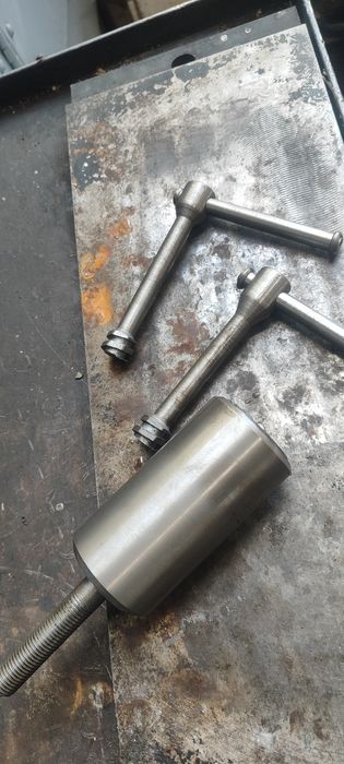 Замок на гараж винтовой