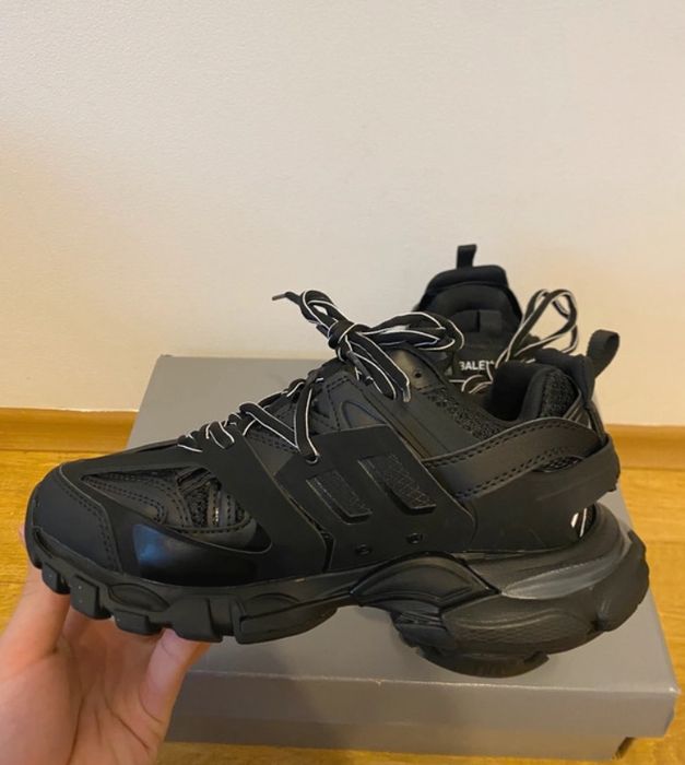Balenciaga track