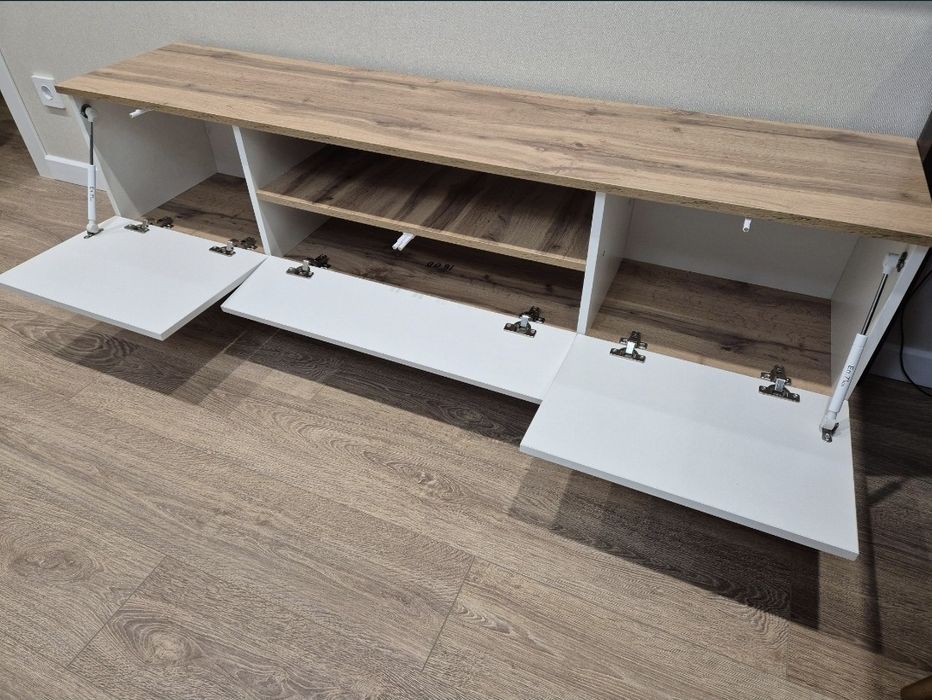 Продам ТВ тумба напольная 160х50х35