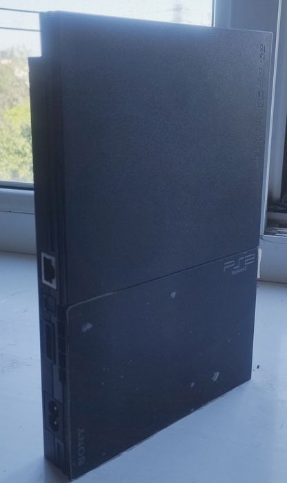 Sony Playstation 2 slim.