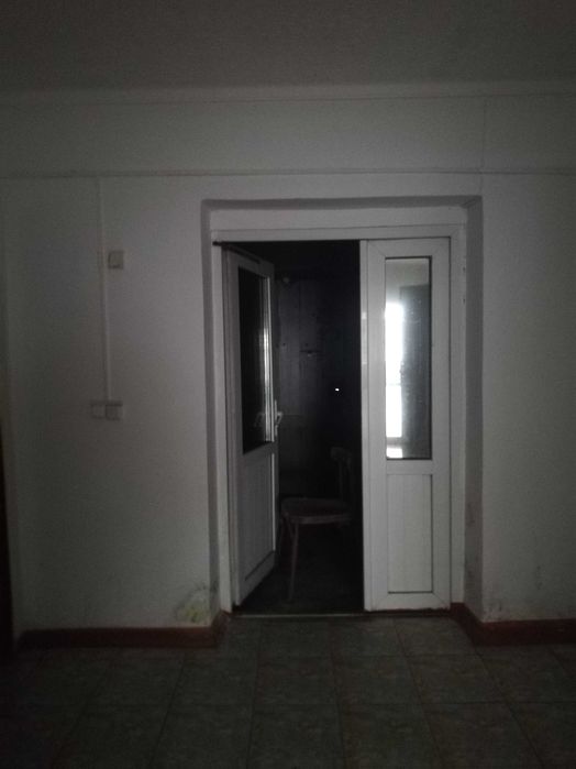 Здание 184кв, земля и 2-х комнатная кв Продам или меняю на автомобиль.