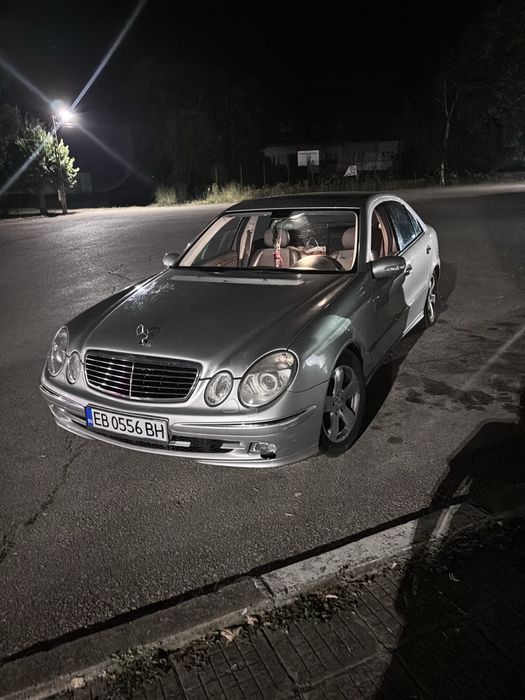 Продава се мерцедес Е200