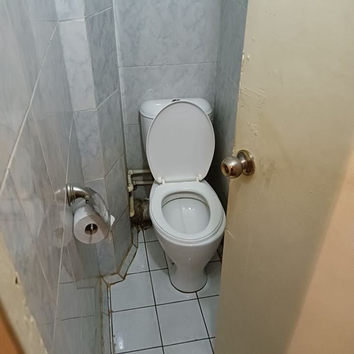 3-х комнатная... 1-й этаж. Своя квартира.