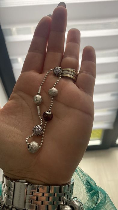 Brățara pandora cu 5charmu-ri purtată foarte puțin! Mărimea 19.