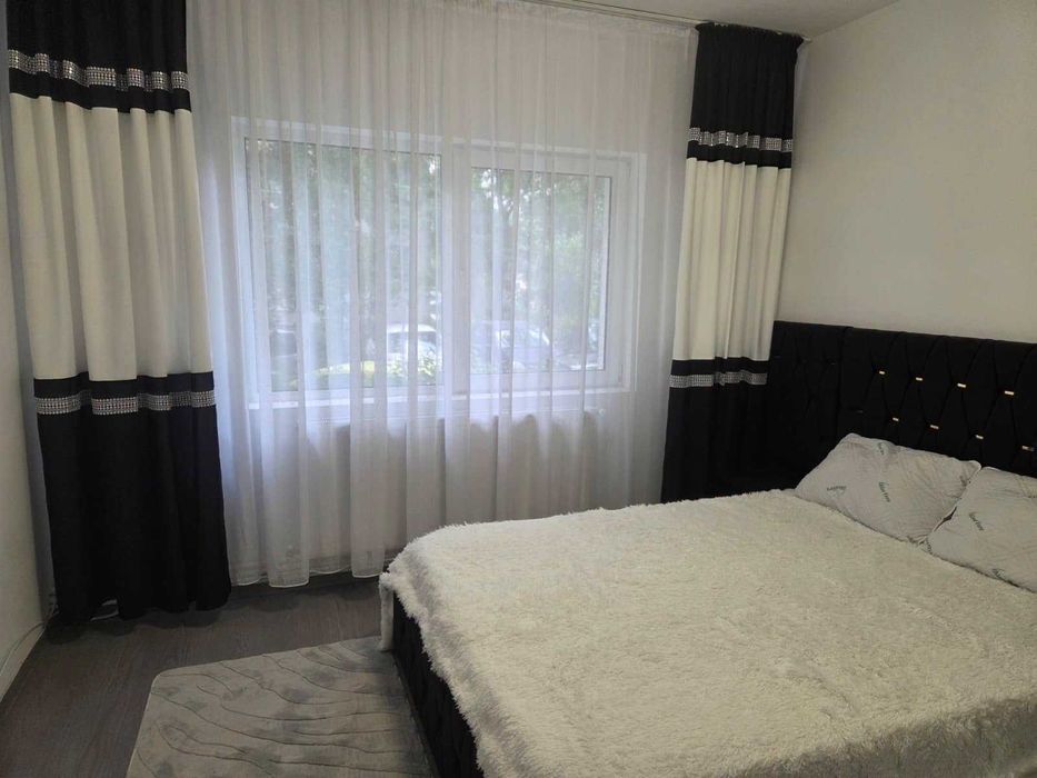 Apartament cu 3 camere decomandat