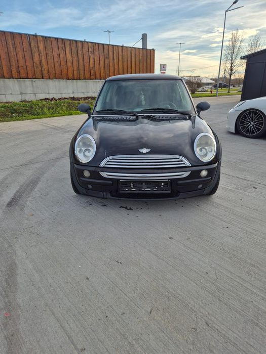 Mini Cooper One R50