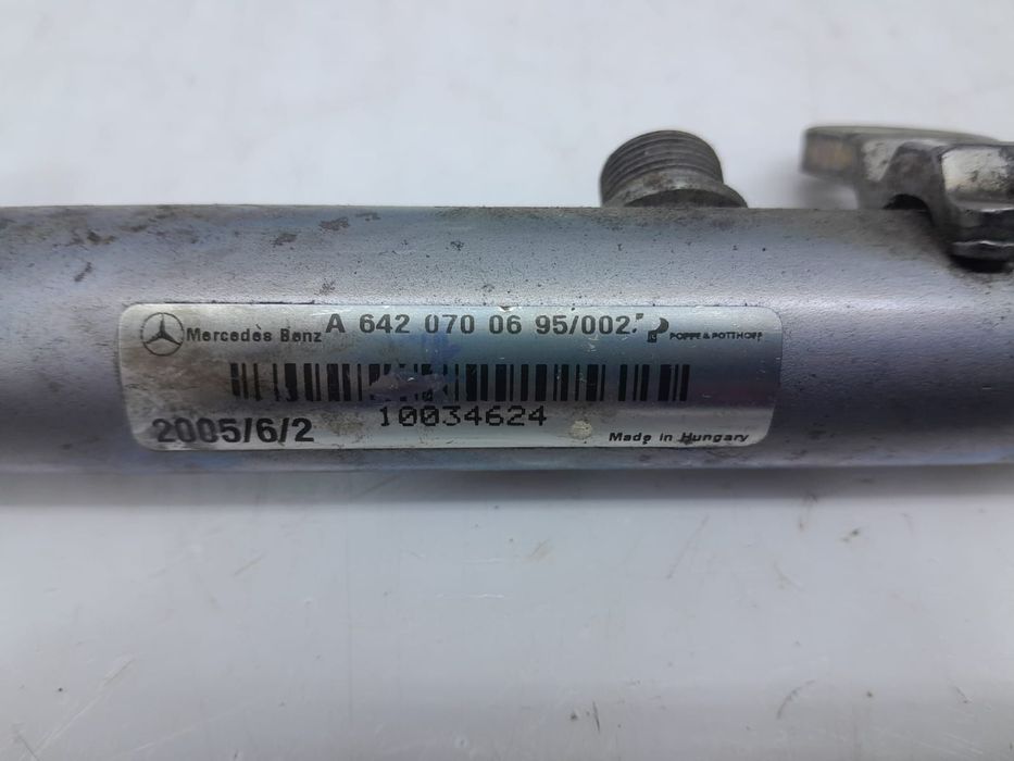 Rampa injectoare dreapta  3.0 cdi om642 v6 a6420700695 10034624 Jeep