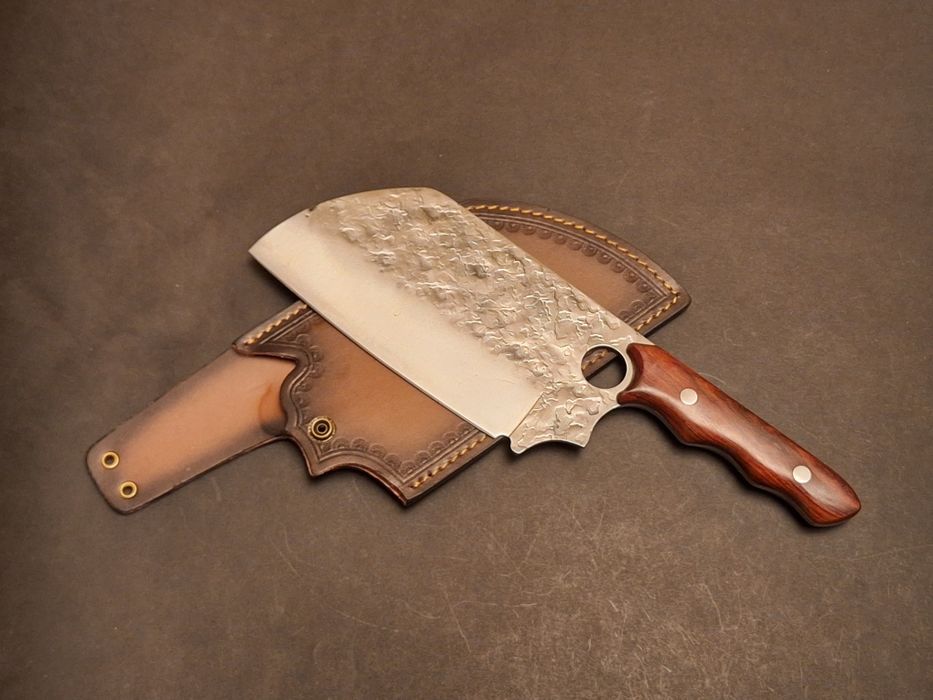 Масивен месарски сатър Cutler c кожена кания