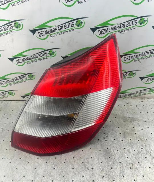 Lampa / Tripla stop dreapta pe aripa Renault Scenic 2004