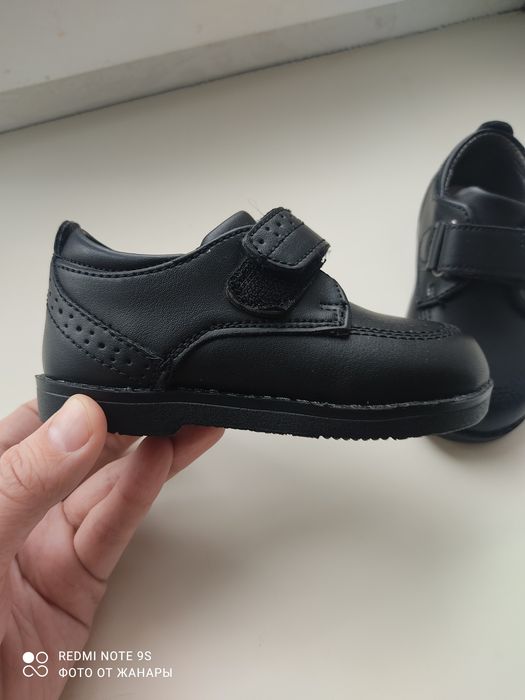 Продаю детские ботинки-туфли-лоферы