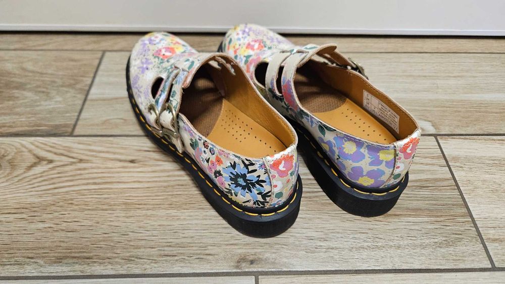 Дамски обувки Dr Martens номер 38, два чифта