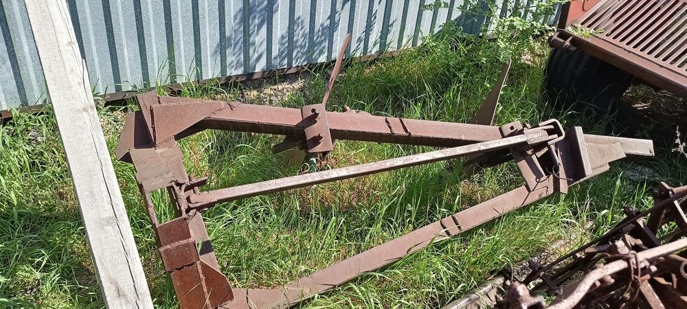 Продам плуг 2 корпусной с новым уголком на 75