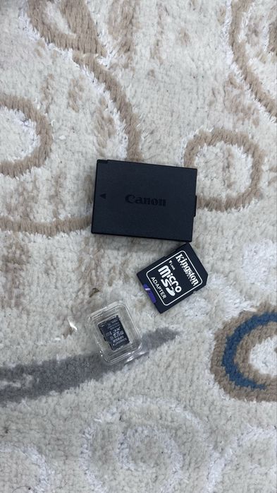 Canon EOS2000D с сумкой