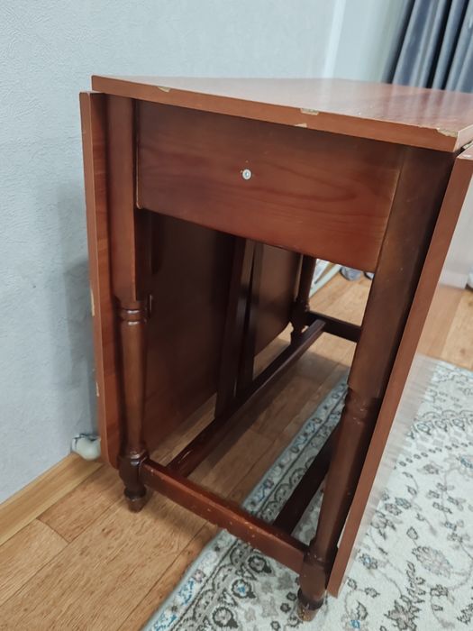 Продам стол в хорошем состоянии