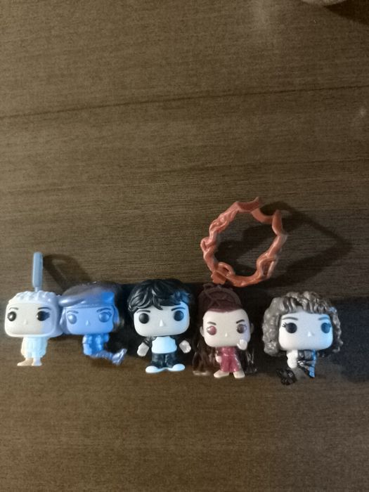 Киндер Очень странные дела