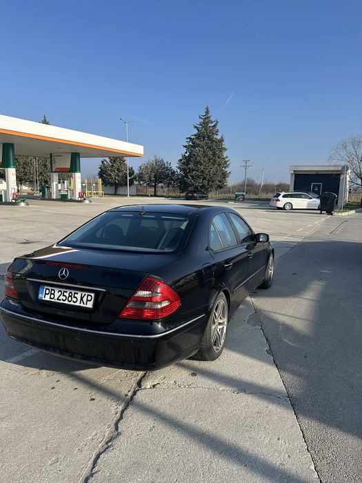 Mercedes E320 2003г