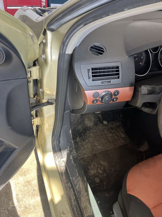 Interior fete de usi opel astra h
