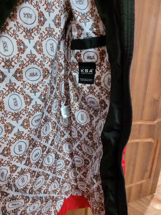 Пуховик зимний р.44