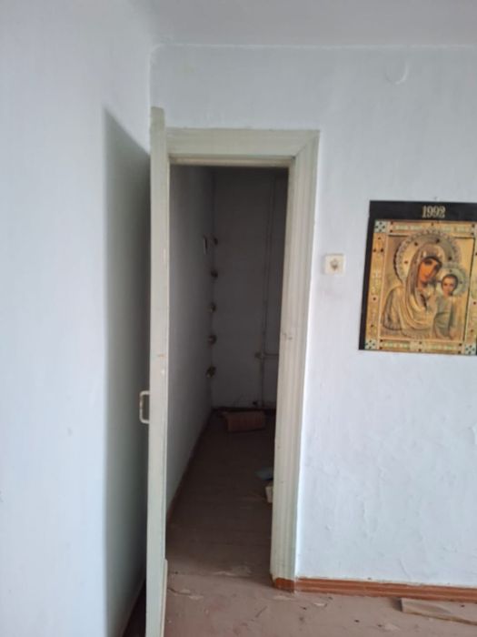 Продам 2 комнатную  квартиру