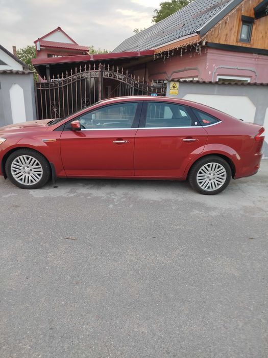 Vând Ford Mondeo ghia
