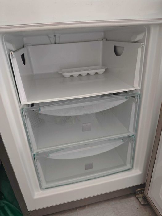 Хладилник с фризер Liebherr CUesf 3503 Инокс, добро състояние работещ