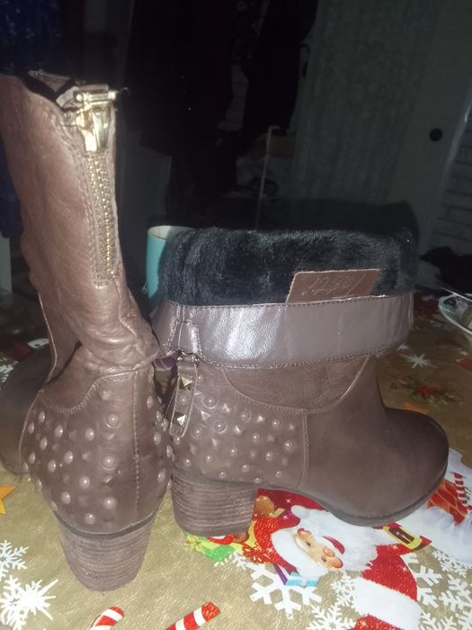 Продам  сапожки  38 размера  демисезонные