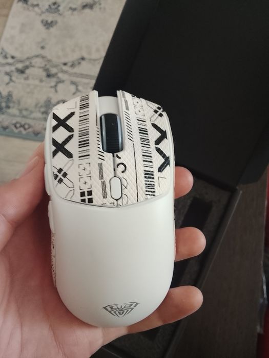 Продам мышка игровая