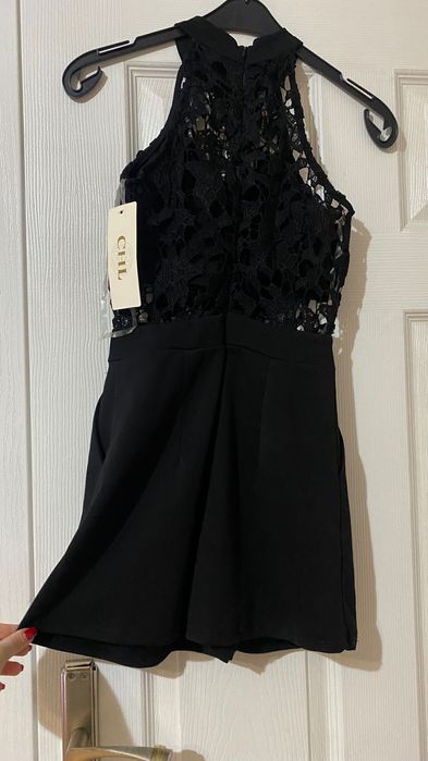 черен къс гащеризон