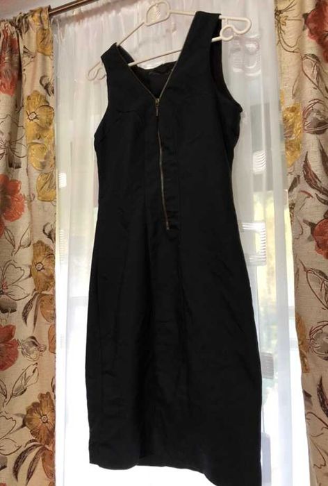 Vand rochii de seara de diferite culori