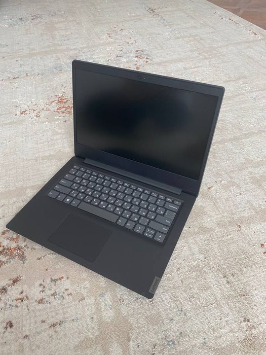 Ноутбук Lenovo .