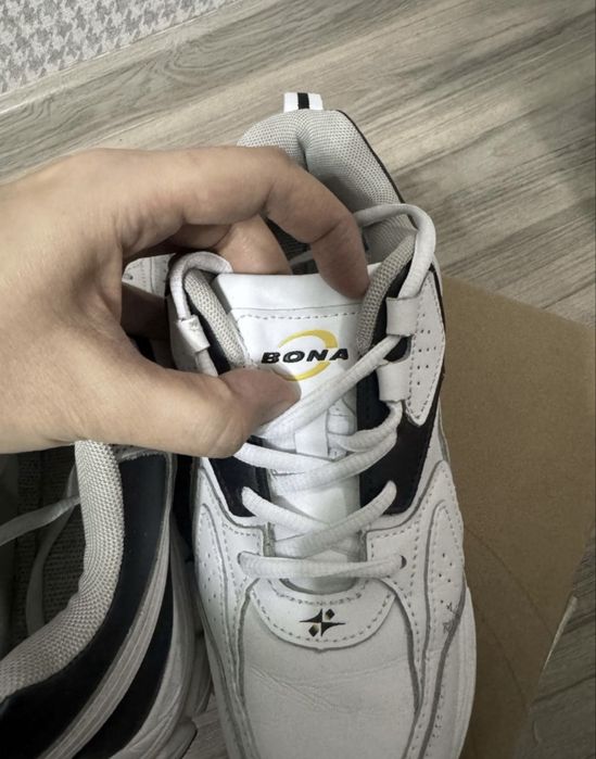 Кроссовки женские белые