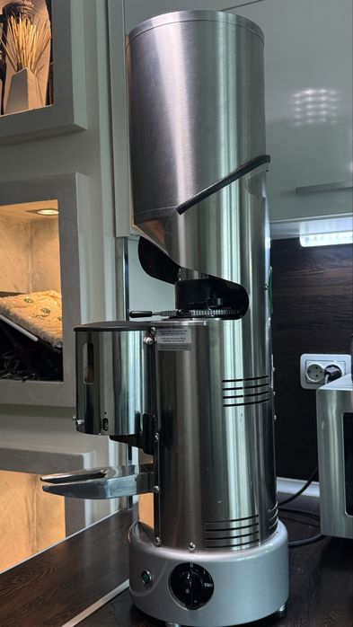 Професионална мелачка за кафе
