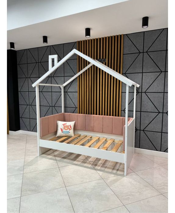 Детская кровать в сером цвете