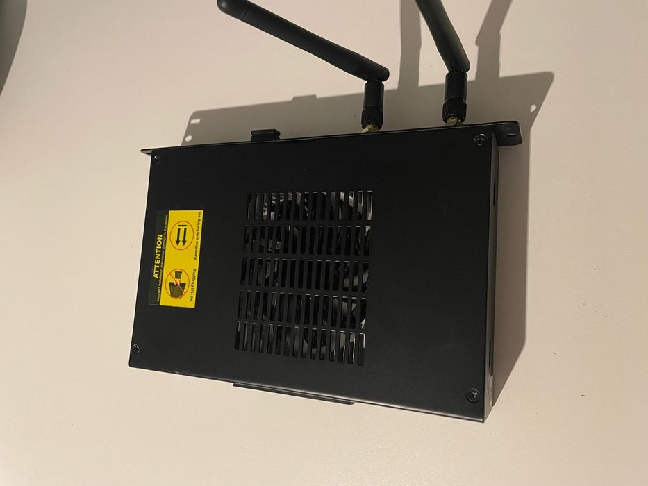 Vand mini PC cu i5 9400/256SSD/8GB RAM