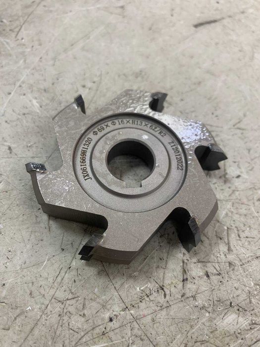 Фрезы на кромочный станок