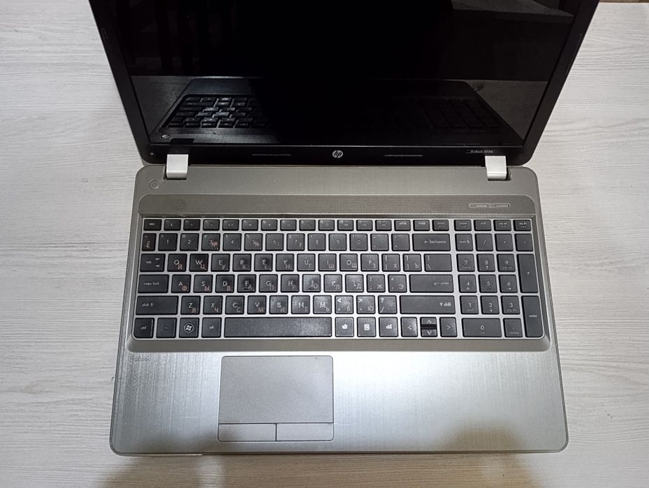 Ноутбук hp мышь и коврик в подарок