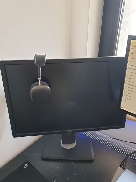 Vând unitate PC cu monitoare Dell