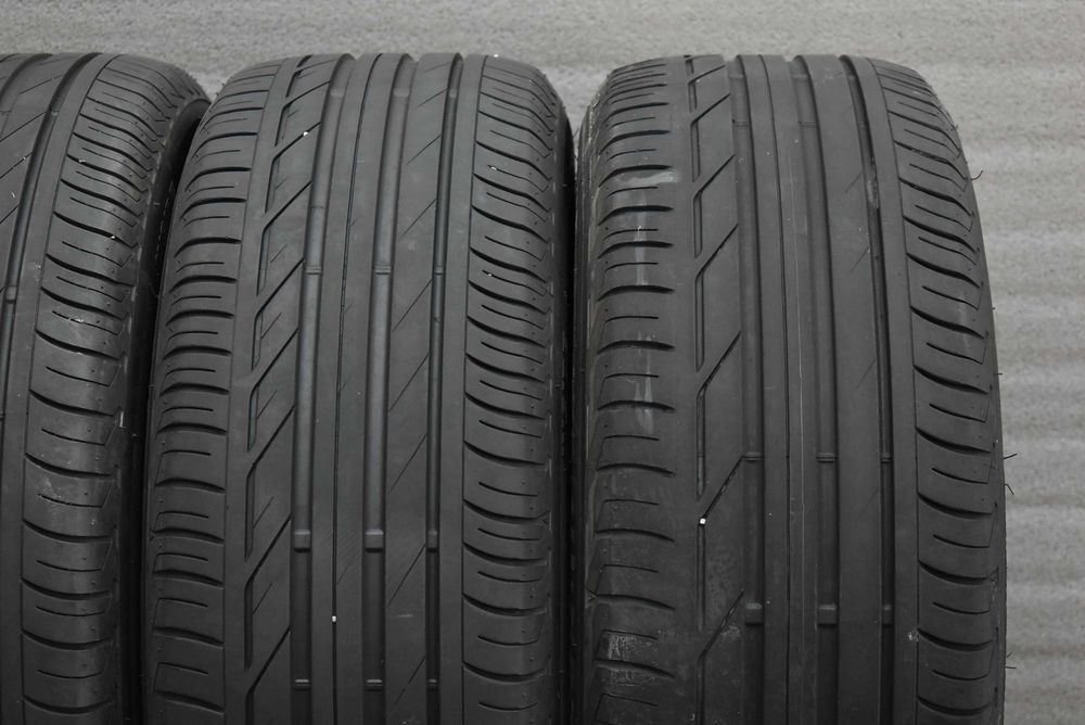 Гуми 225/55/17 Bridgestone