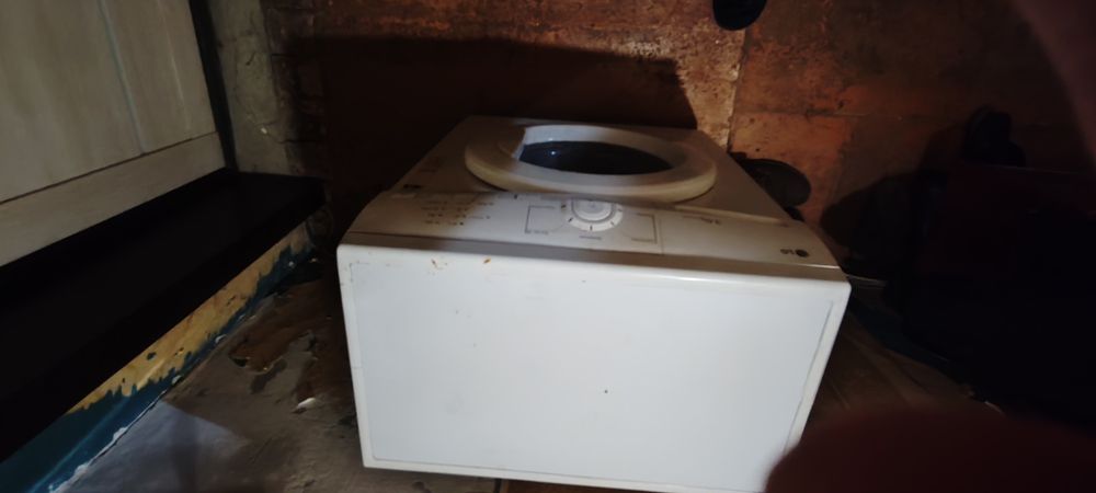 Продам недорого. Стиральную машинку