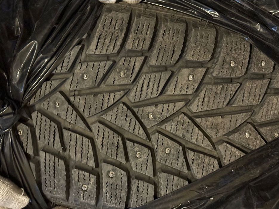 Зимние шины Dunlop 235/55/18