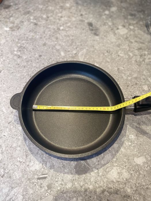 АМТ тиган 26 см незалепващо покритие (бонус капак)