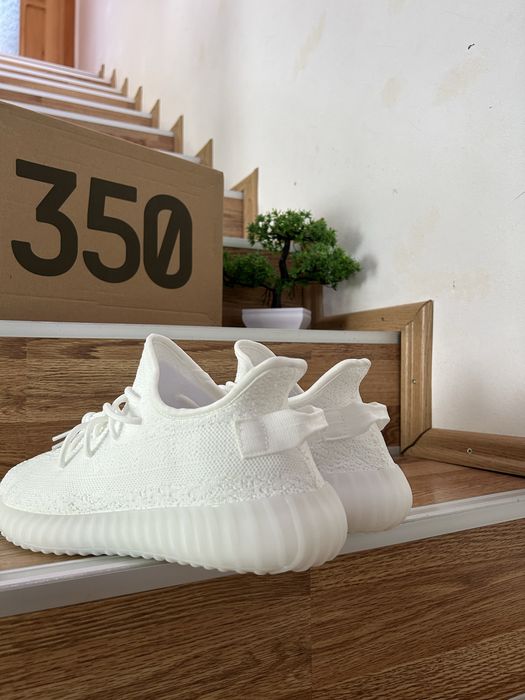 Yezzy 350 white