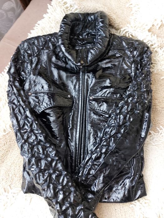 Кожаная куртка. Размер М
