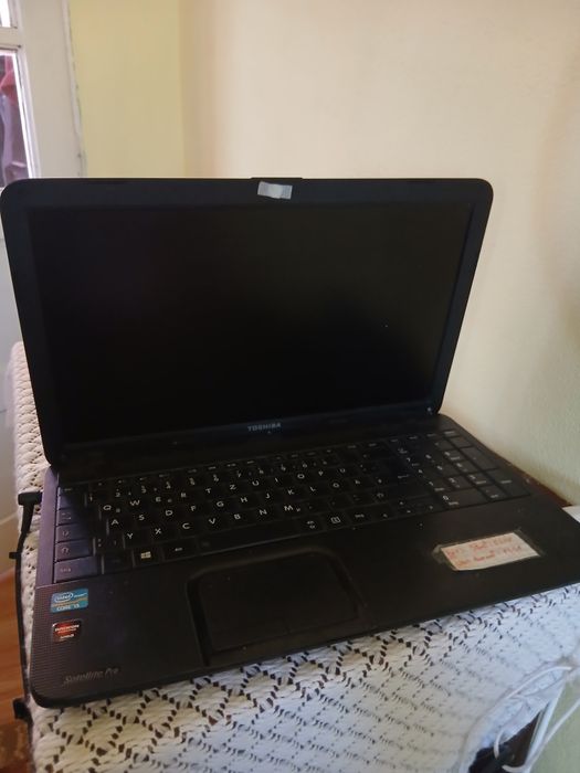 Laptop facut pe piese